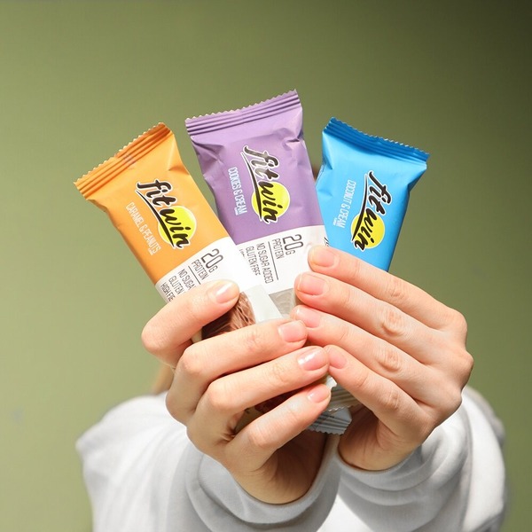 Блок батончиків FitWin Protein Bar 33% MIX, 12x60 грам. Фото 2
